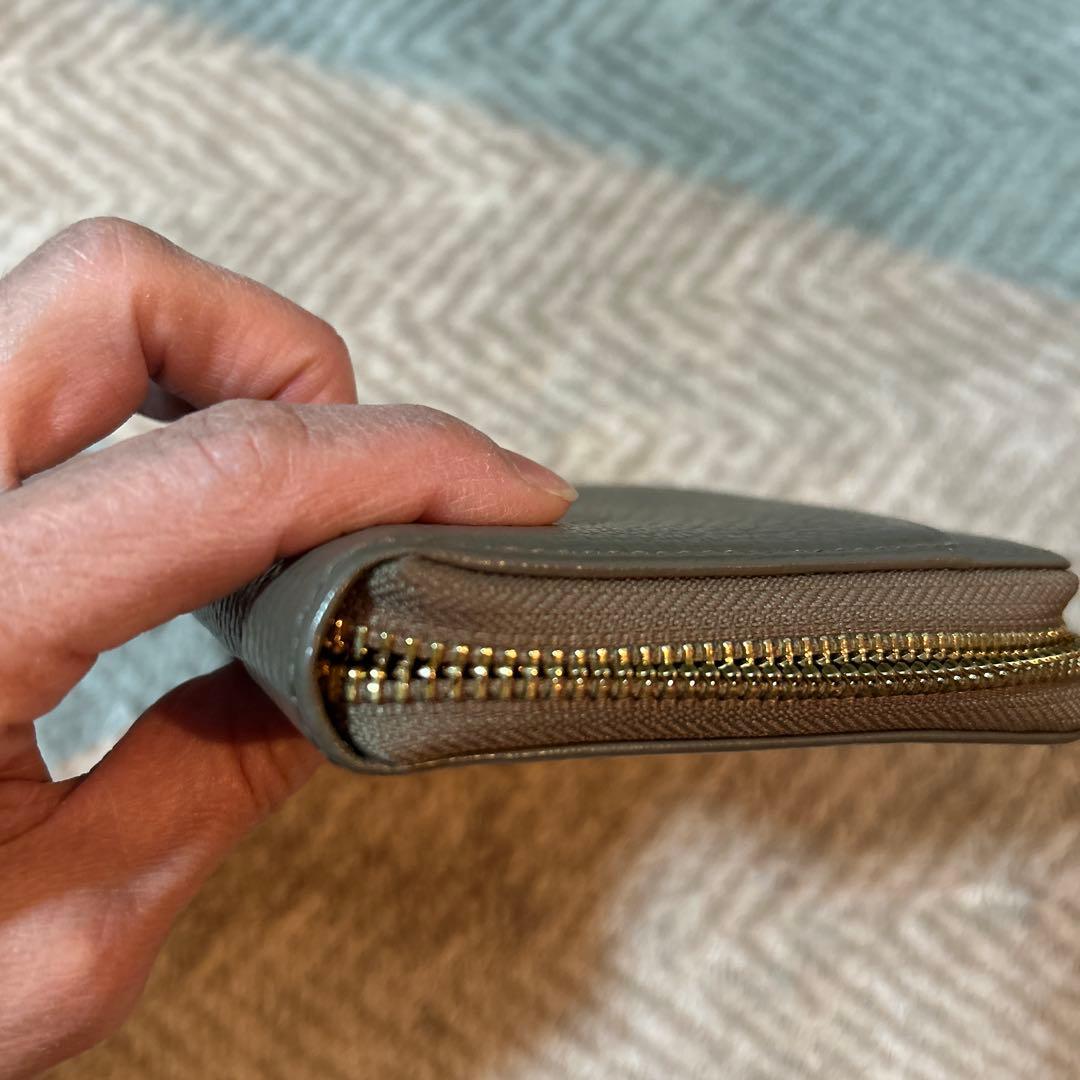 ハースケジュール　二つ折り財布