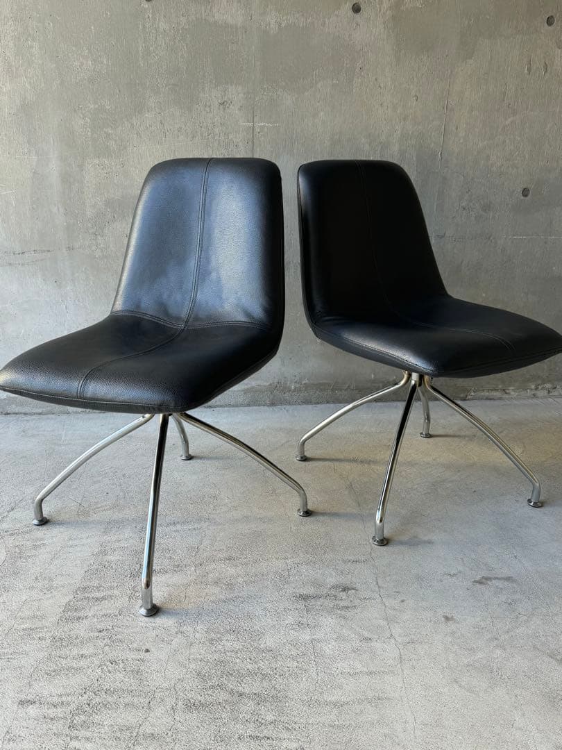 スペースエイジ　レザーチェア　ポストモダン　アノニマスデザイン