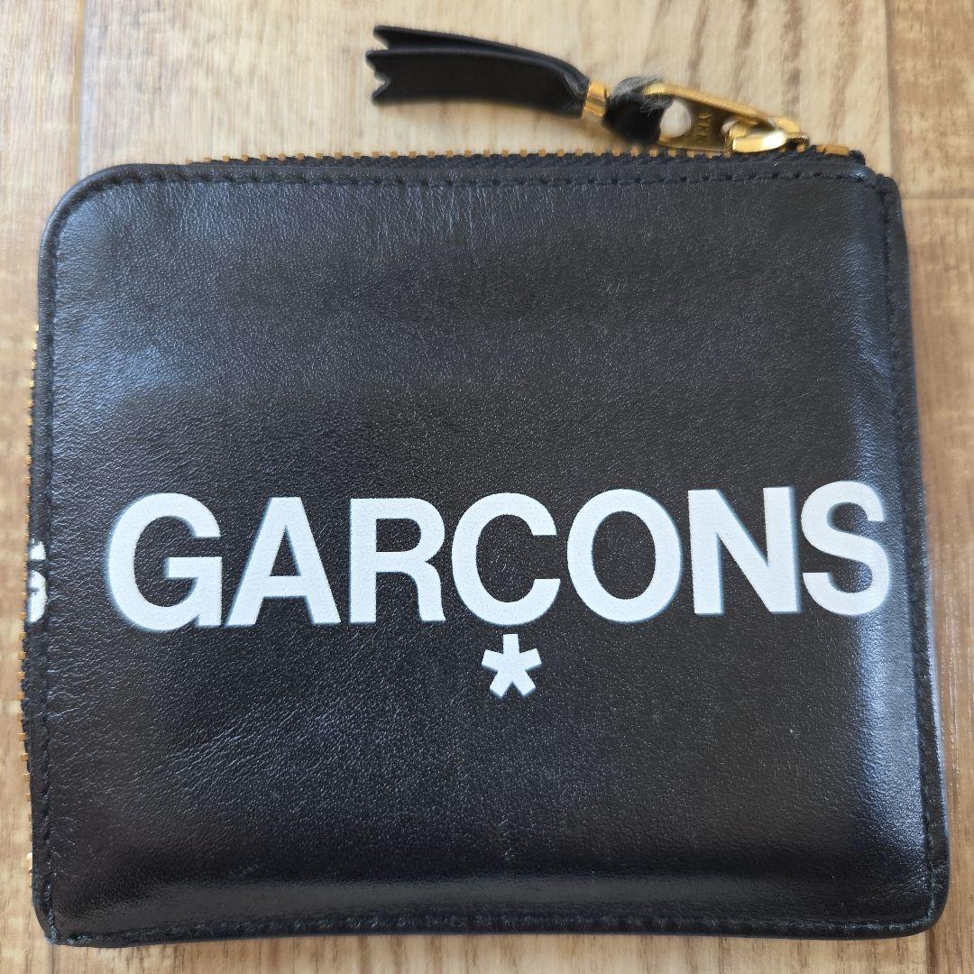 コムデギャルソン 黒ケース財布