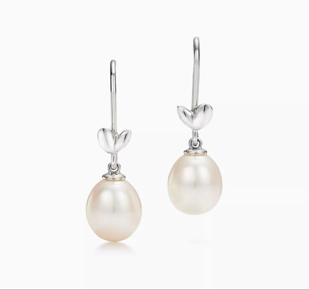 ティファニー　オリーブリーフドロップピアス