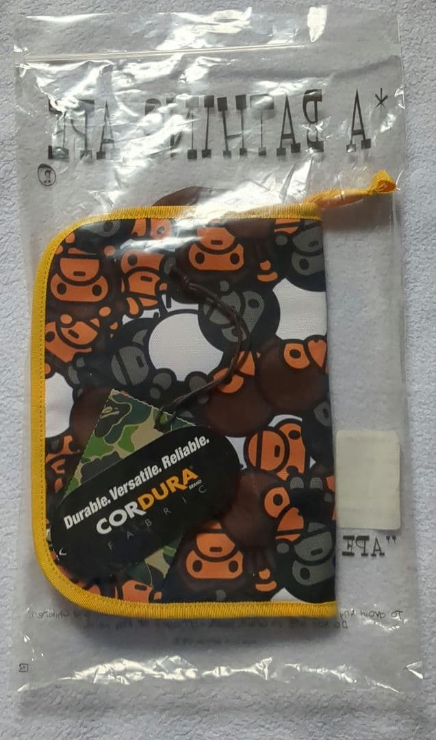 A BATHING APE マルチケース