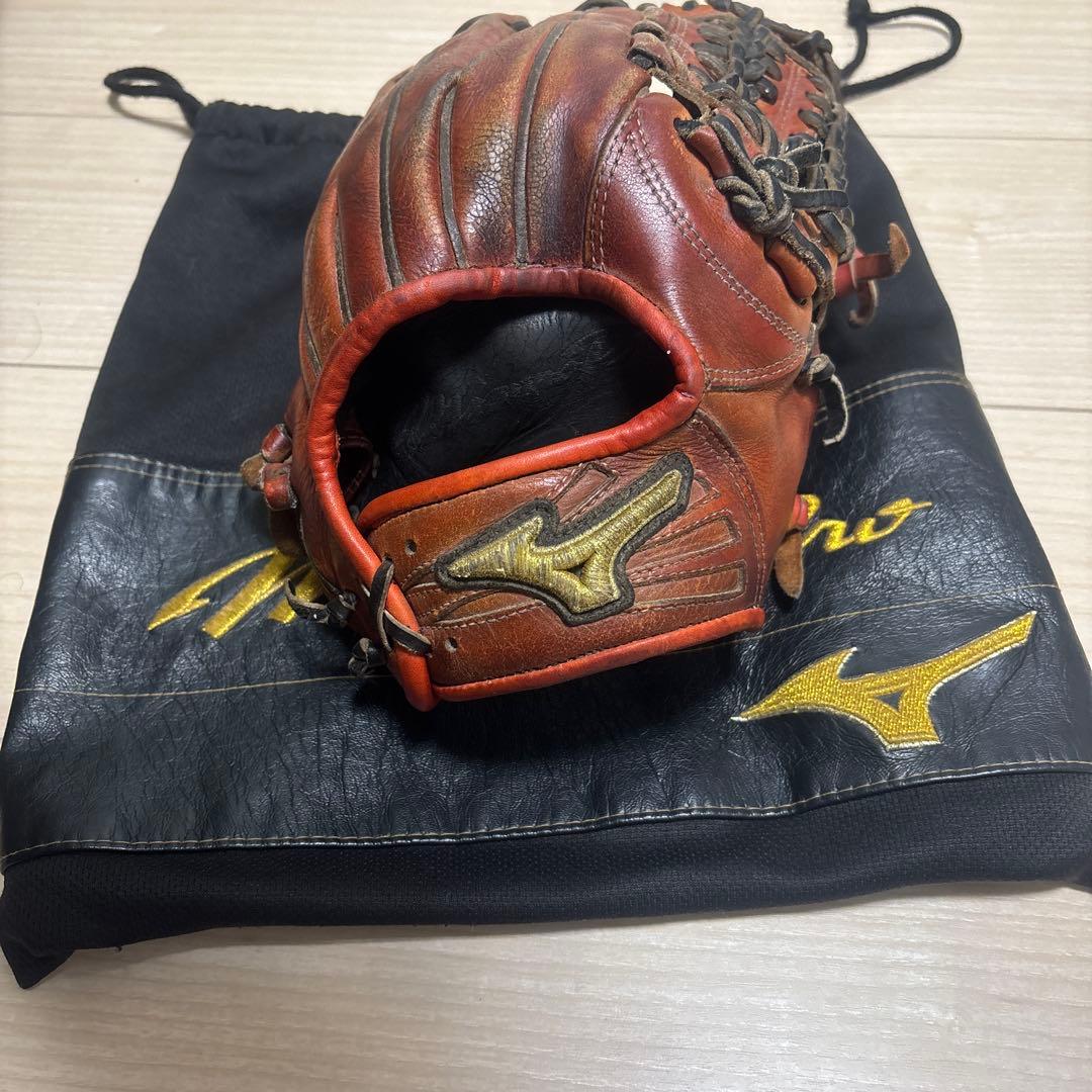 ミズノ 軟式グローブ 赤色　 専用袋付き