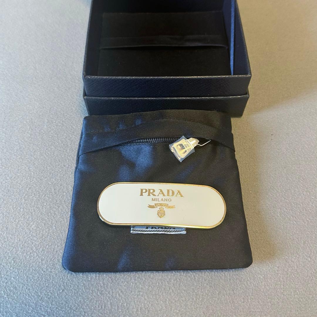 【最終値下げ】PRADA メタルヘアクリップ 未使用 袋付き