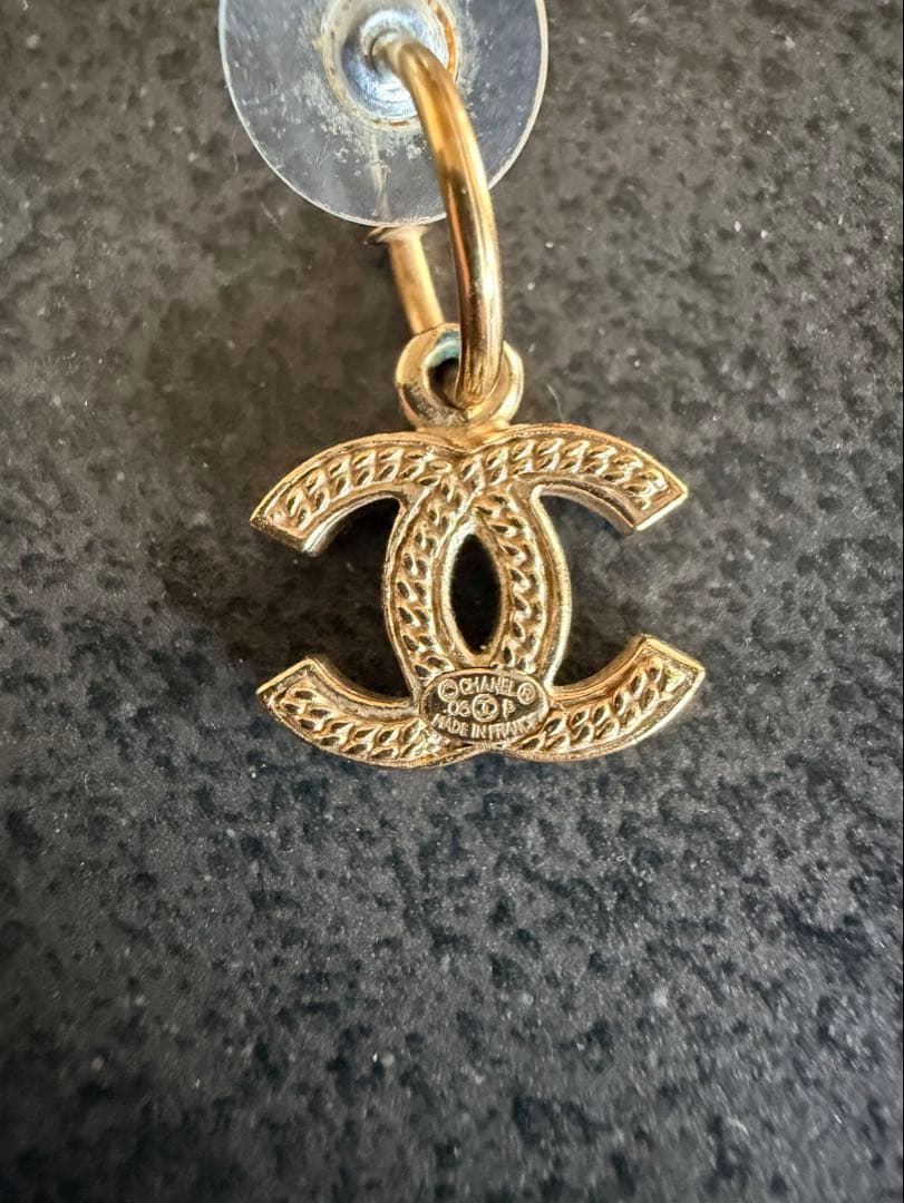 「美品」CHANEL ロゴデザイン ピアス（両耳）