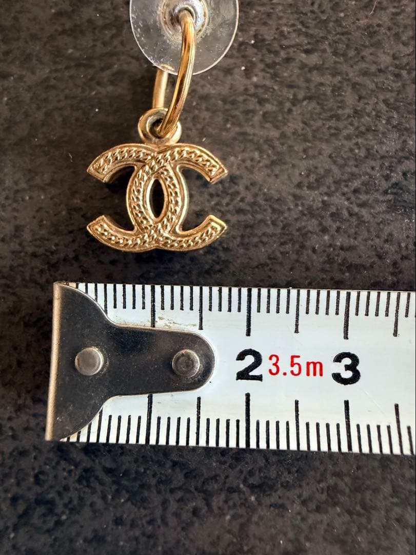 「美品」CHANEL ロゴデザイン ピアス（両耳）