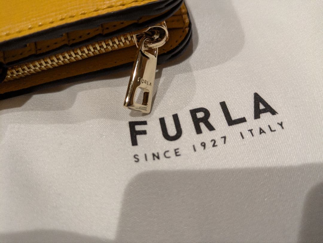 【新品未使用】 FURLA フルラ BABYLON(バビロン) M コンパクト黄