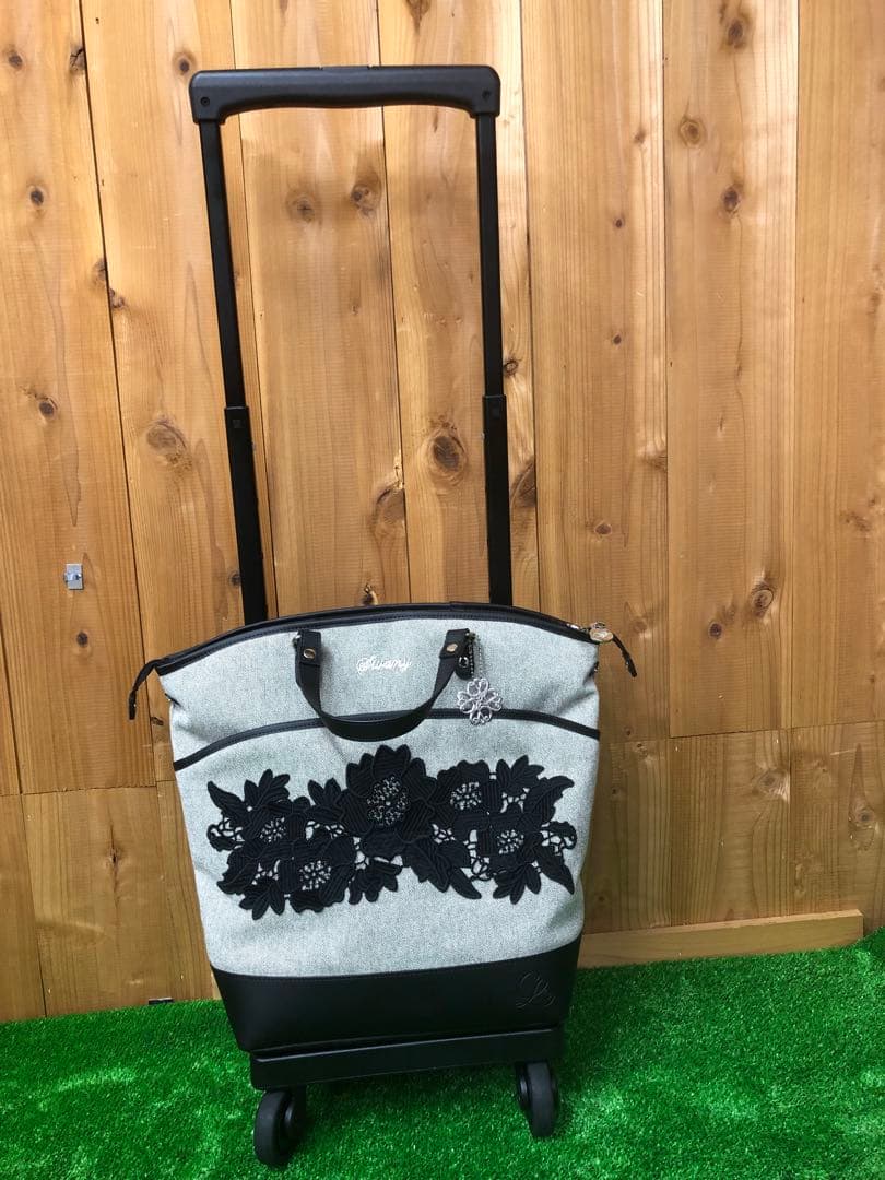 SWANY スワニー　キャリーバック　近沢レース　コラボ　 花柄刺繍