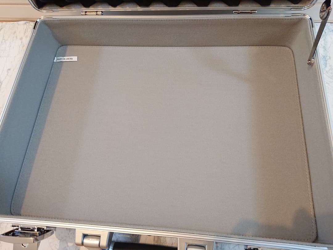 ENGINEER アルミトランク アタッシュケース ブロッククッション付き