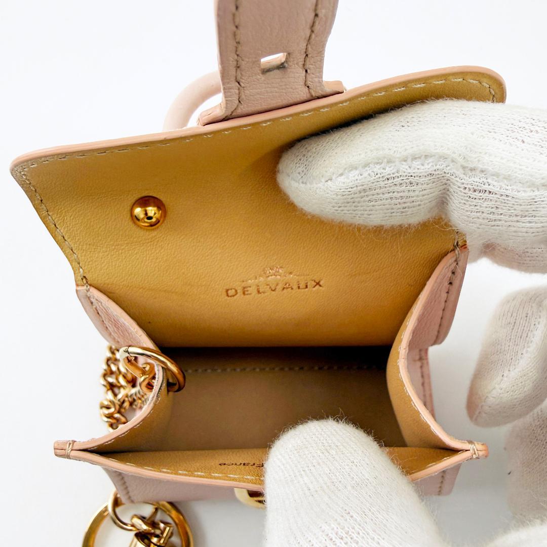 定価21万【極美品】デルヴォー バッグ型 チャーム ブリヨン チェーン 薄ピンク