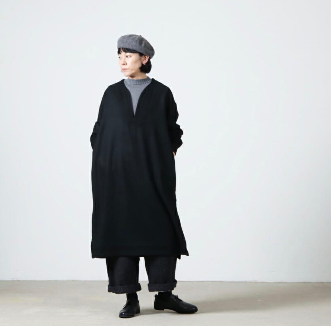 新品同様ヴェリテクールvc-2553 ＶネックリブワンピースBLACK色