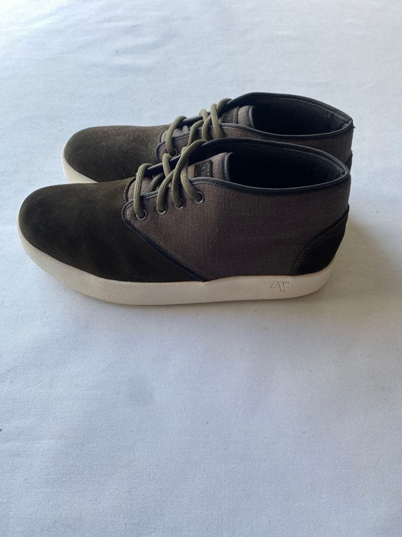新品未使用　AREth BULIT スニーカー
