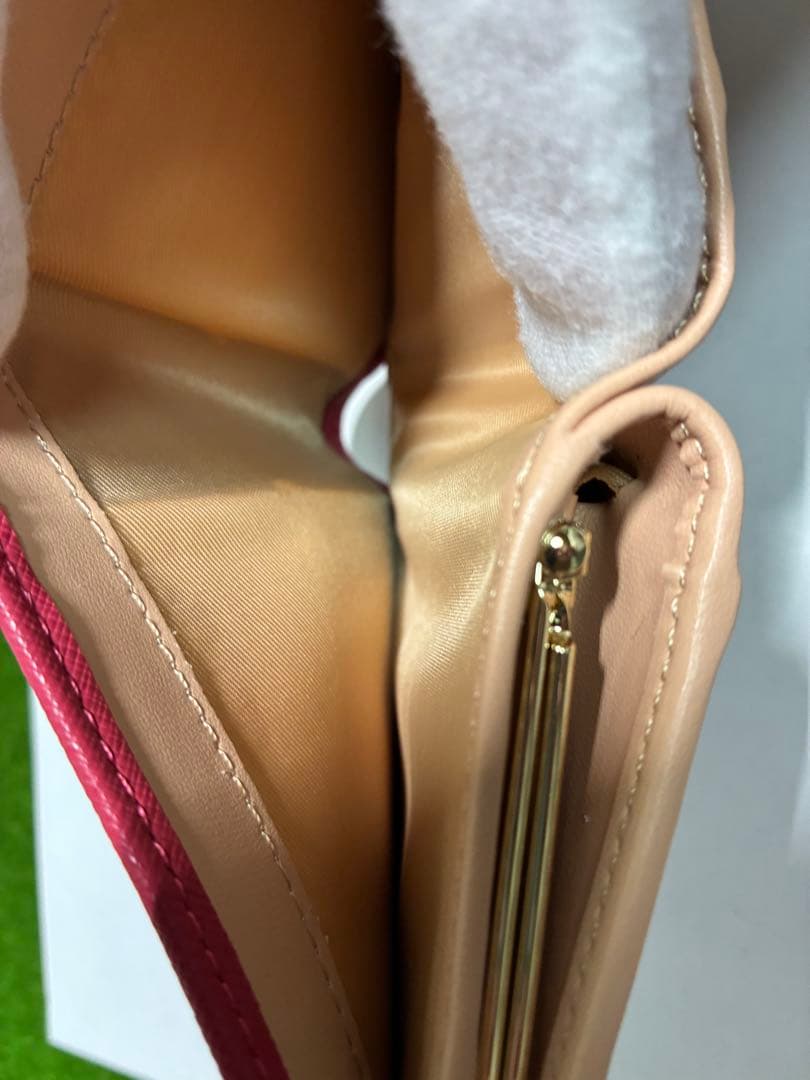 オシャレ【新品】　Vivienne Westwood　二つ折り財布 ピンク