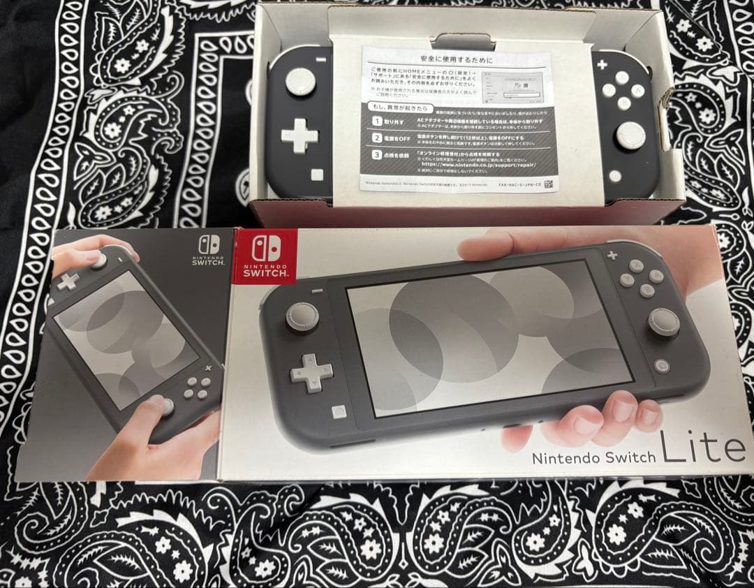 ニンテンドーSwitchrite モンハンライズ、SDカード、タイプCコード付き