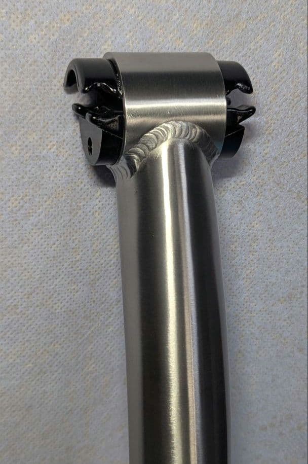 チタン製シートポスト(31.6mm) セットバックモデル