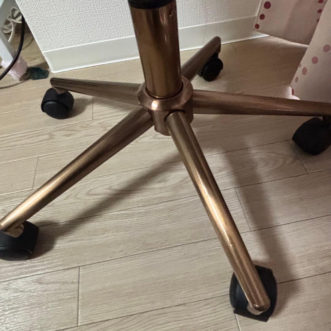 アイボリー ダイヤモンドキルティング デスクチェア 白　椅子