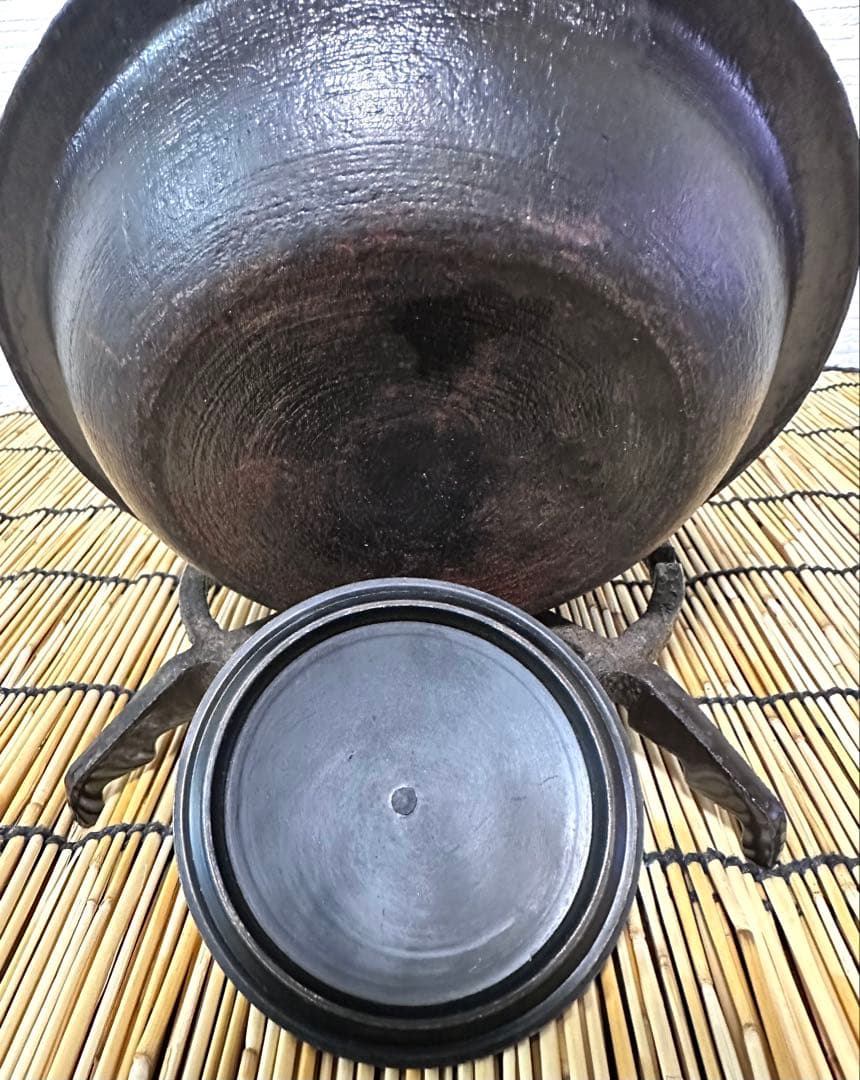 ＵＳＥＤ品、供箱付　南部岩鋳四代目清末作 　真作保証　２３型南部肌(唐金蓋)