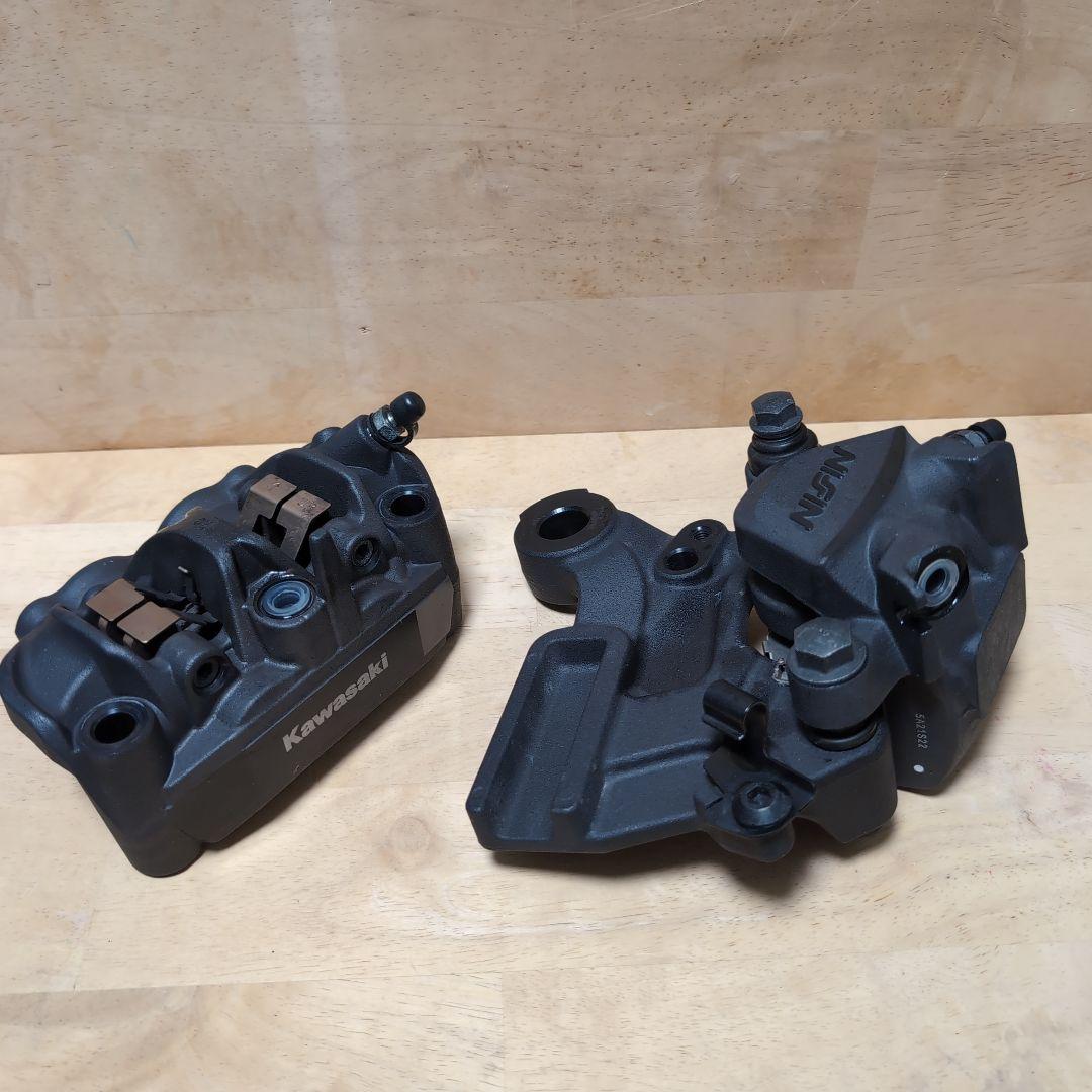 ZX25R ブレーキキャリパー