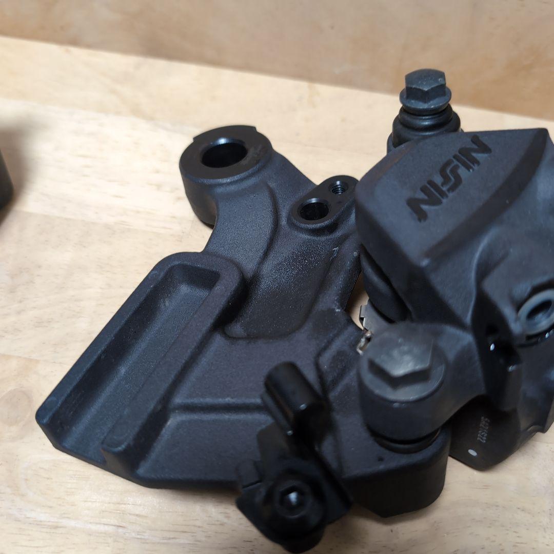 ZX25R ブレーキキャリパー