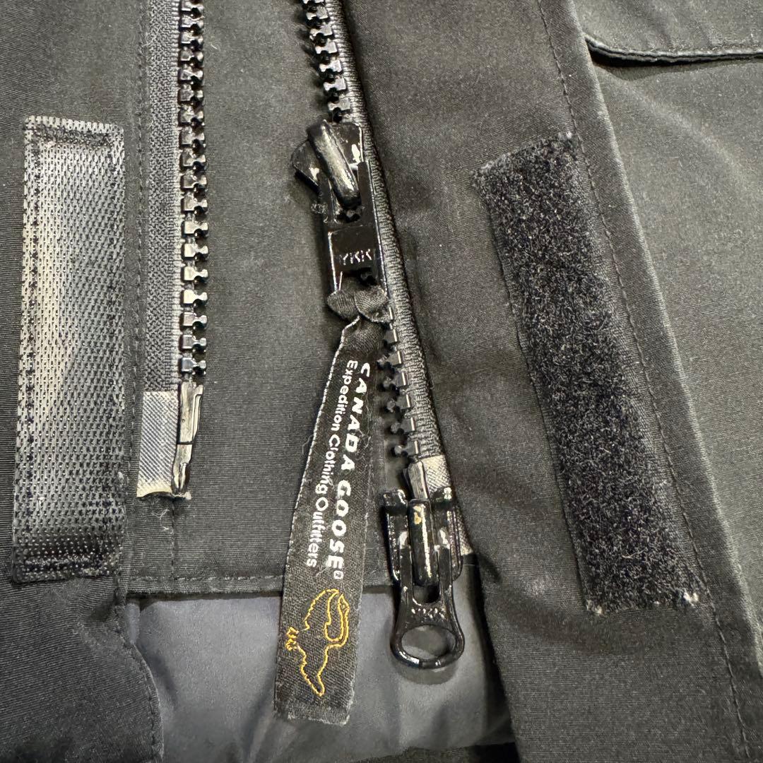 カナダグース EXPEDITION 黒ロゴ ダウンジャケット