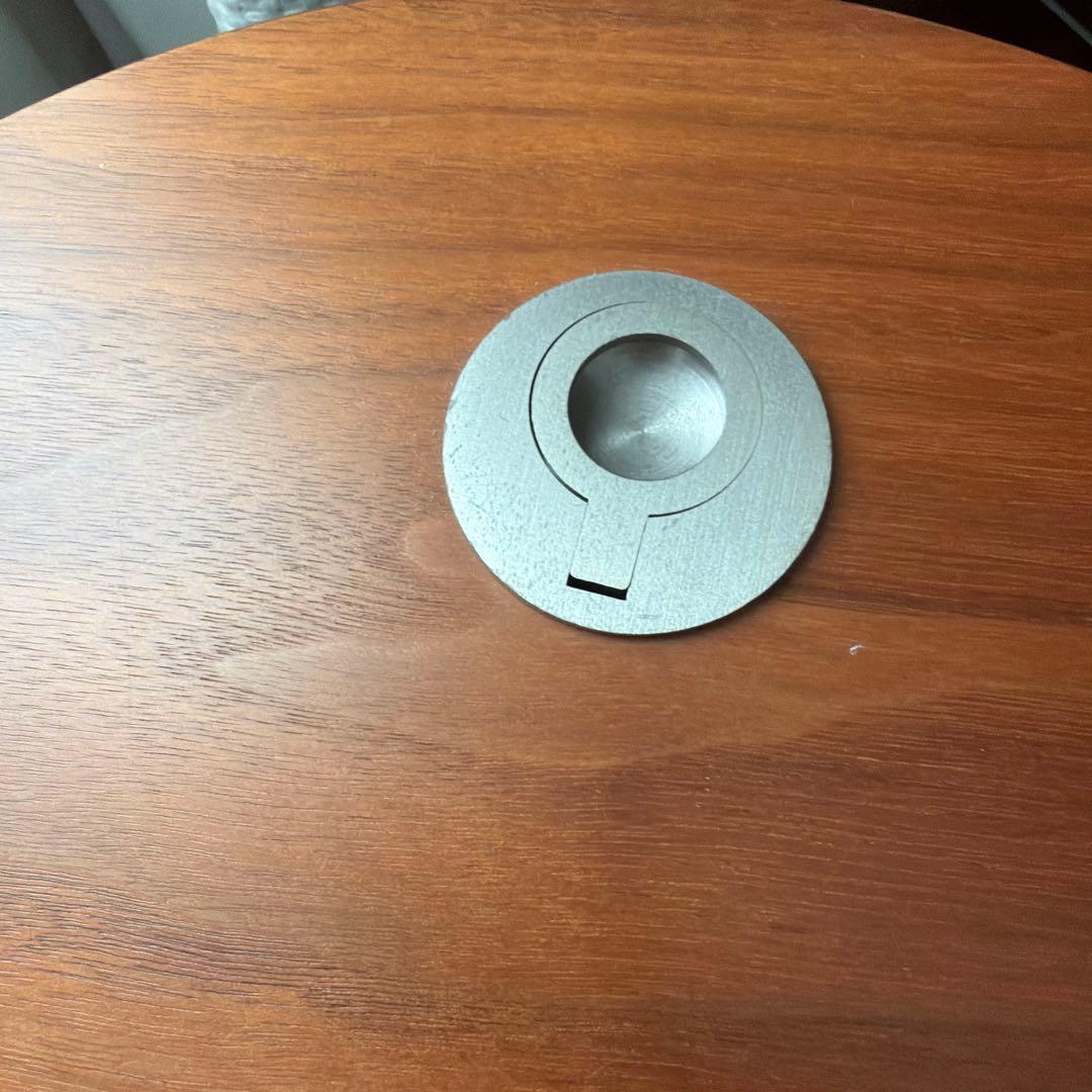 アクタス　TECTA K22サイドテーブル