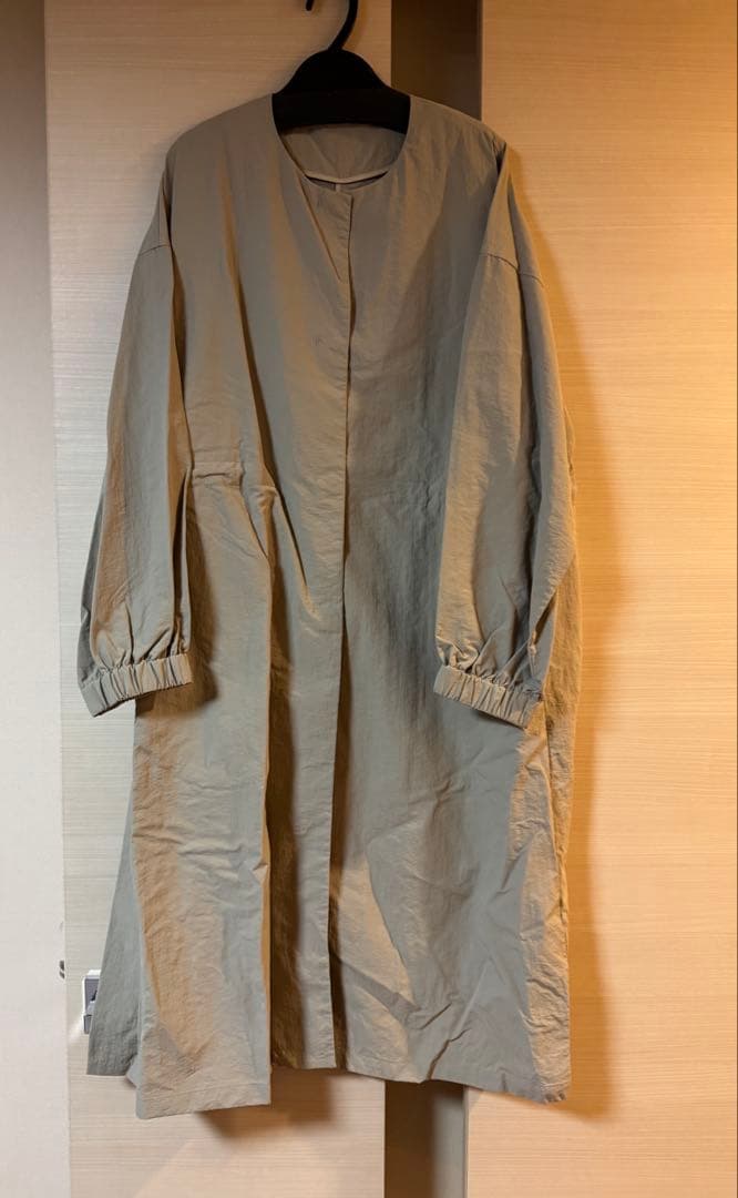 新品　BEARDSLEYバルーン袖フレアーコート　ベージュ ウエスト調整可能