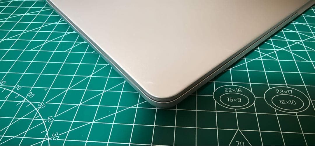 MacBook 13インチ 充電器付き