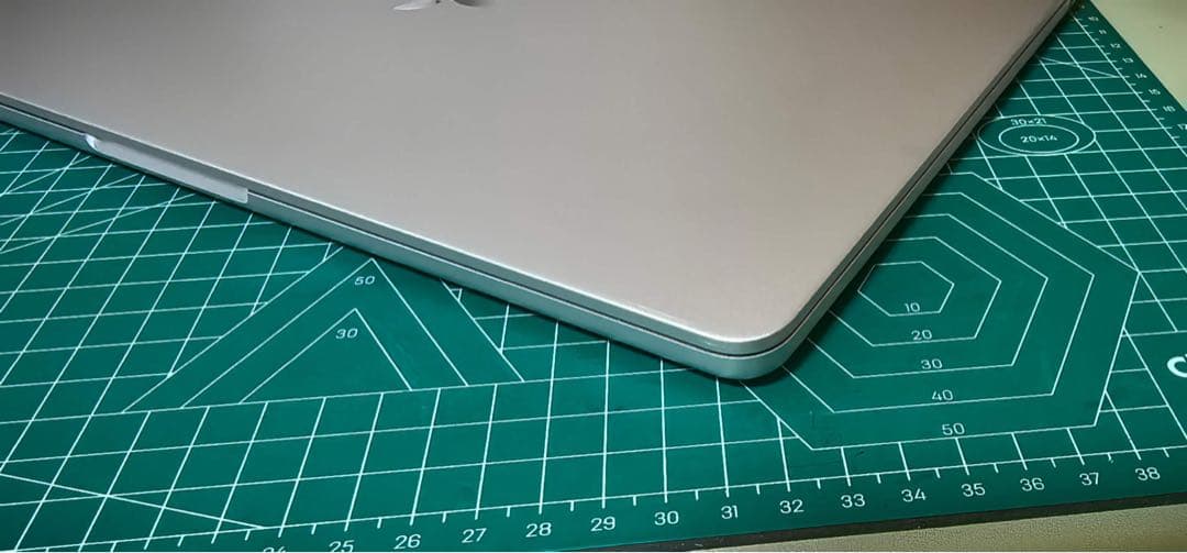 MacBook 13インチ 充電器付き