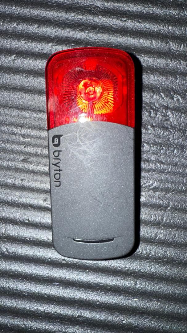 Bryton Gardia R300L テールライト