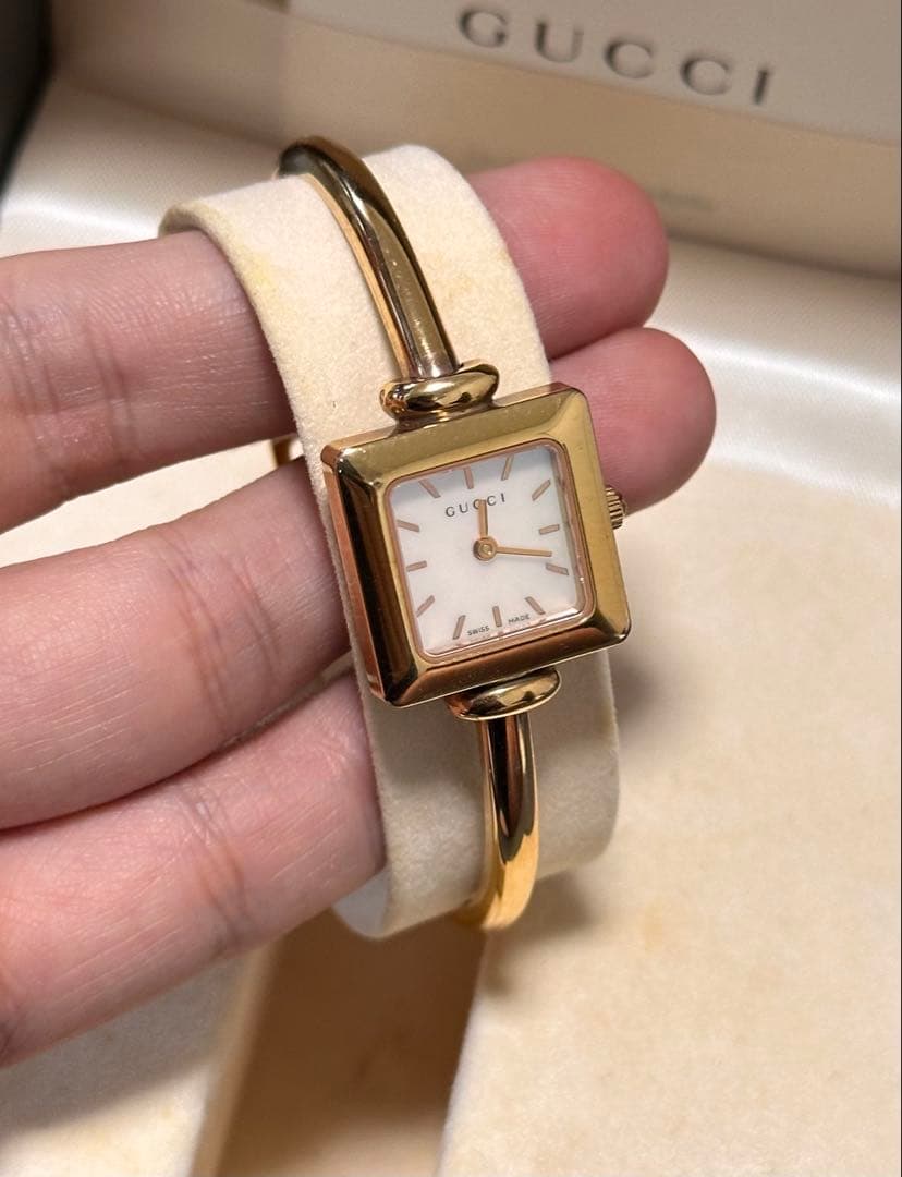 動作品GUCCI バングルウォッチ1900L アナログ クウォーツ ゴールド