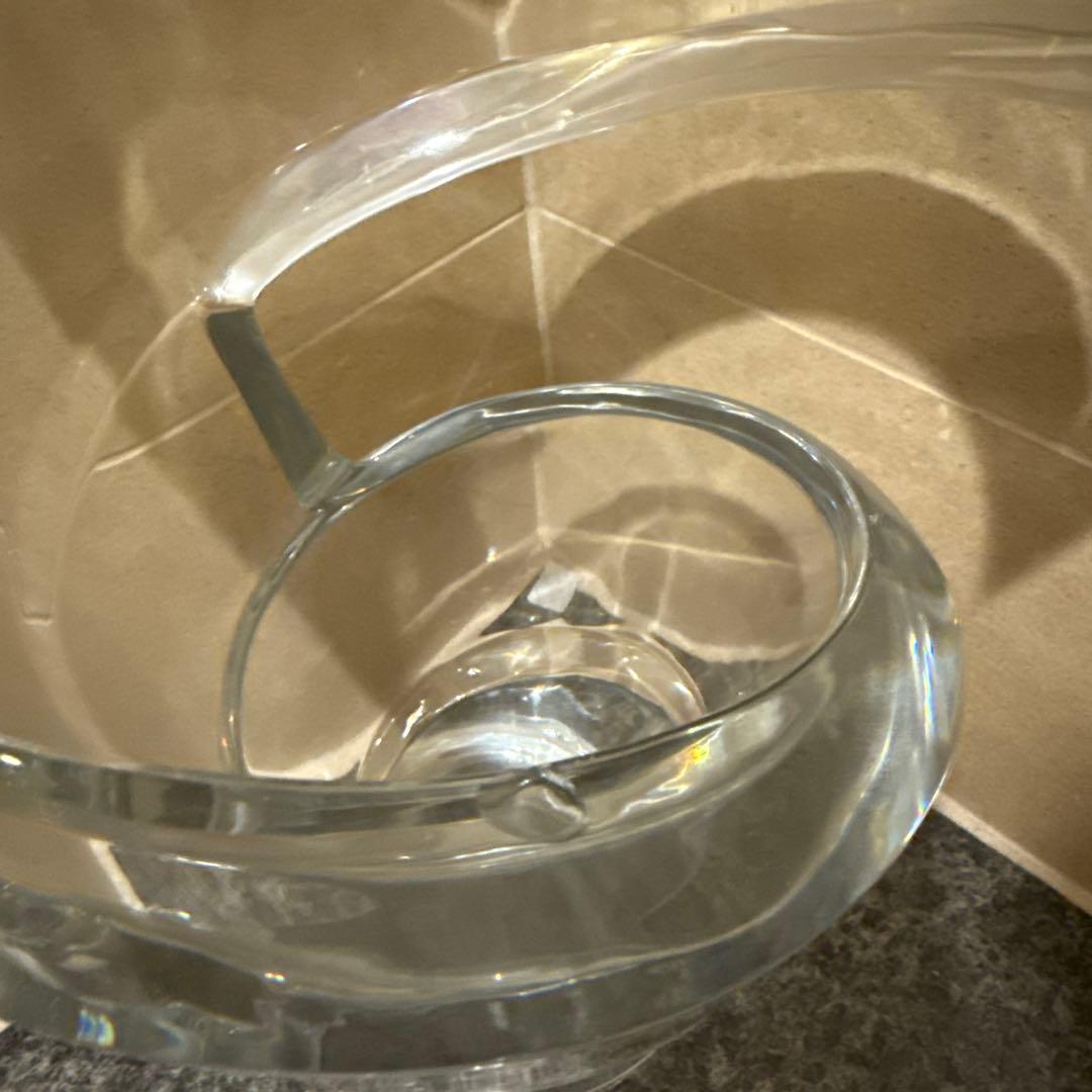 バカラ スパイラル フラワーベース 花瓶