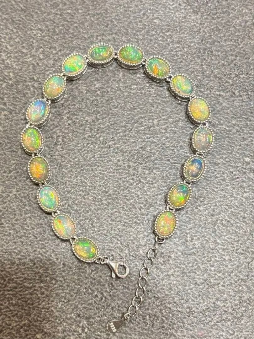 美遊色 エチオピア産オパール ブレスレット アジャスター付8×5mm 17石8