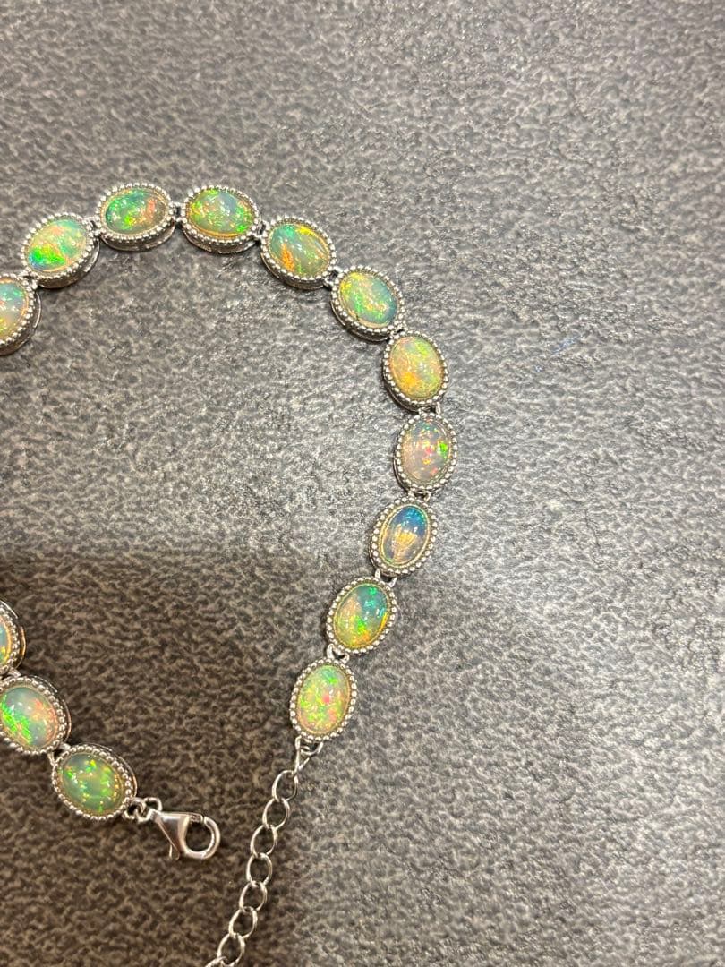美遊色 エチオピア産オパール ブレスレット アジャスター付8×5mm 17石8