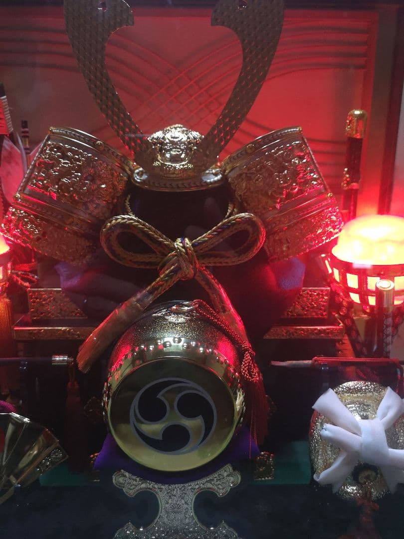 人形の久月　兜取付ケース付き　12号　オルゴールランプ付き