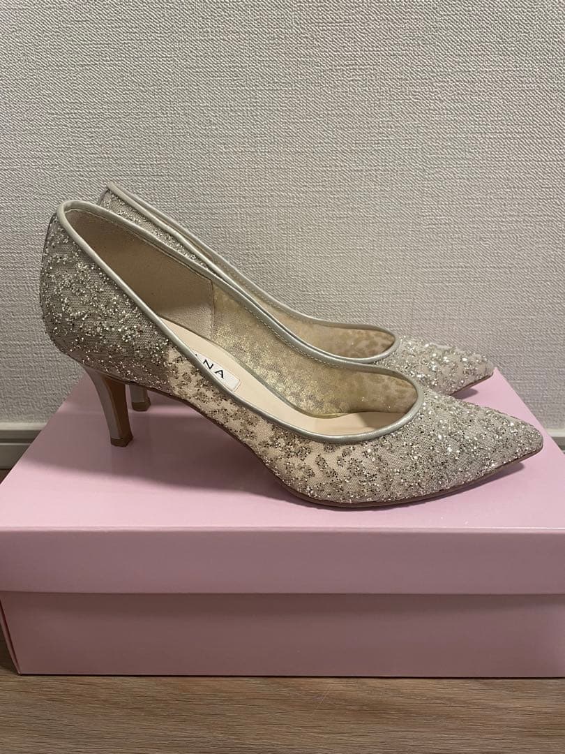 DIANA プラチナ/グリッターチュールパンプス(23.5cm)
