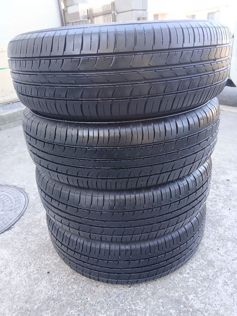 ①GOOD YEAR Efficient grip 195/65R15　2本