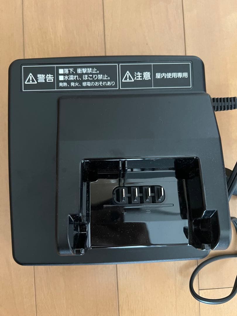パナソニック　バッテリー充電器 NKJ074Z 電動自転車用充電器