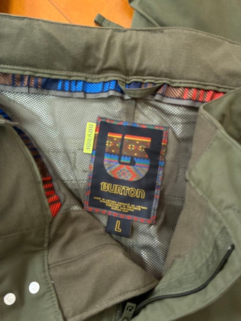 美品　SESSIONS 総柄　BURTON スノーボードウェア 上下セット　Ｌ