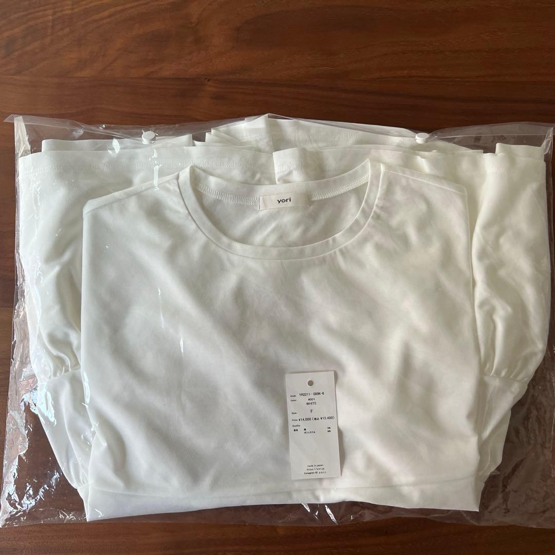 ヨリ　ランダムティアードハーフスリーブ　ホワイト