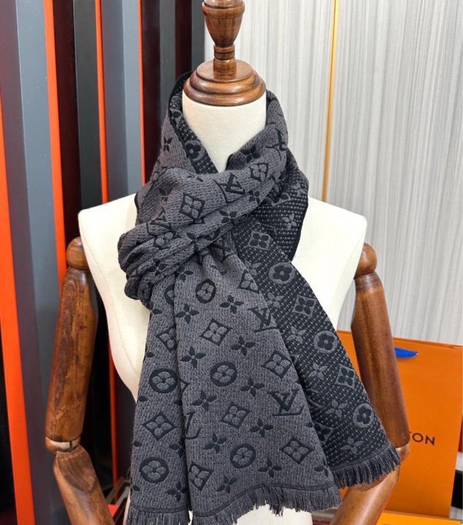 2026年新品箱紙袋付❗️LVロゴマフラー✨ヴィトンマフラー❗️ヴィトン　マフラー