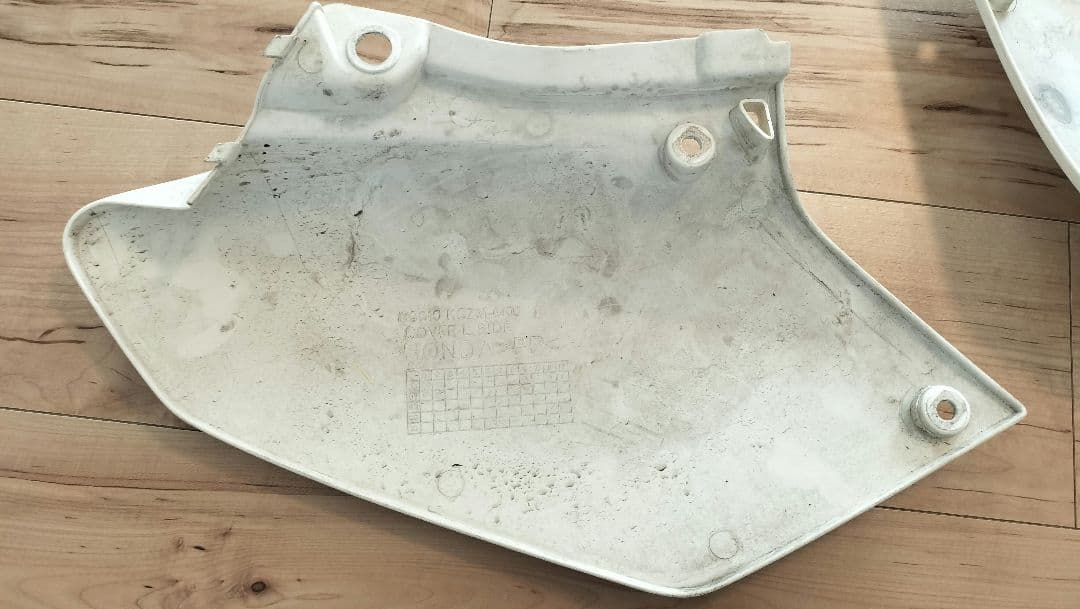 XR250 ヘッドライト　サイドカバー