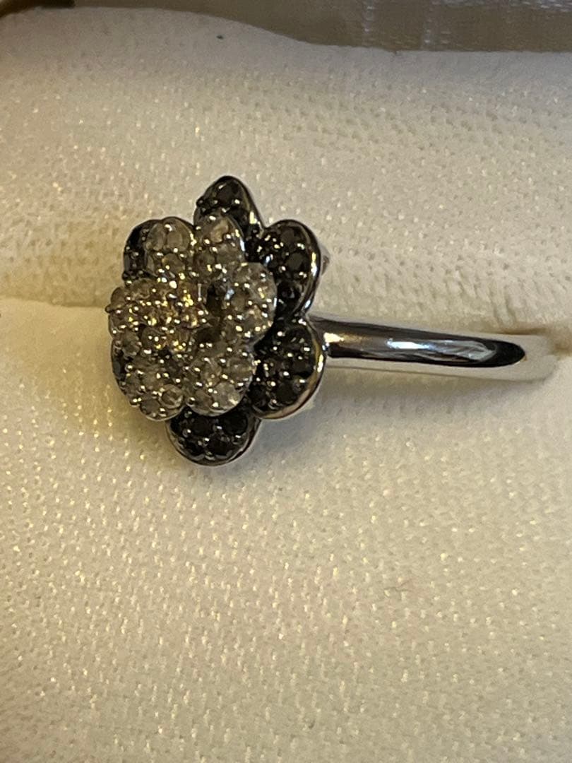 moｍo超美品未使用に近い　笠原真寿美k18WGお花リングQVC gstv