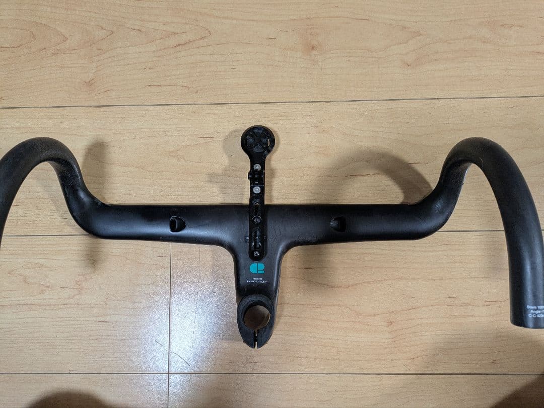 ロードバイク　カーボンハンドル