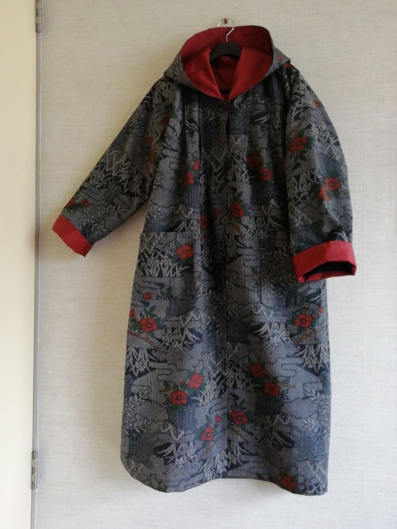 着物リメイク　ロングコート(フード付き)