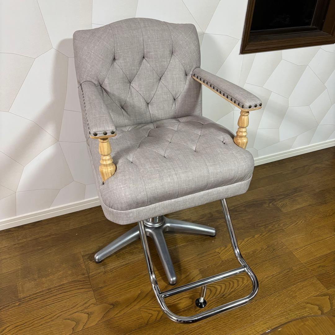 たろちゃん　mateli 椅子 バーバーチェア