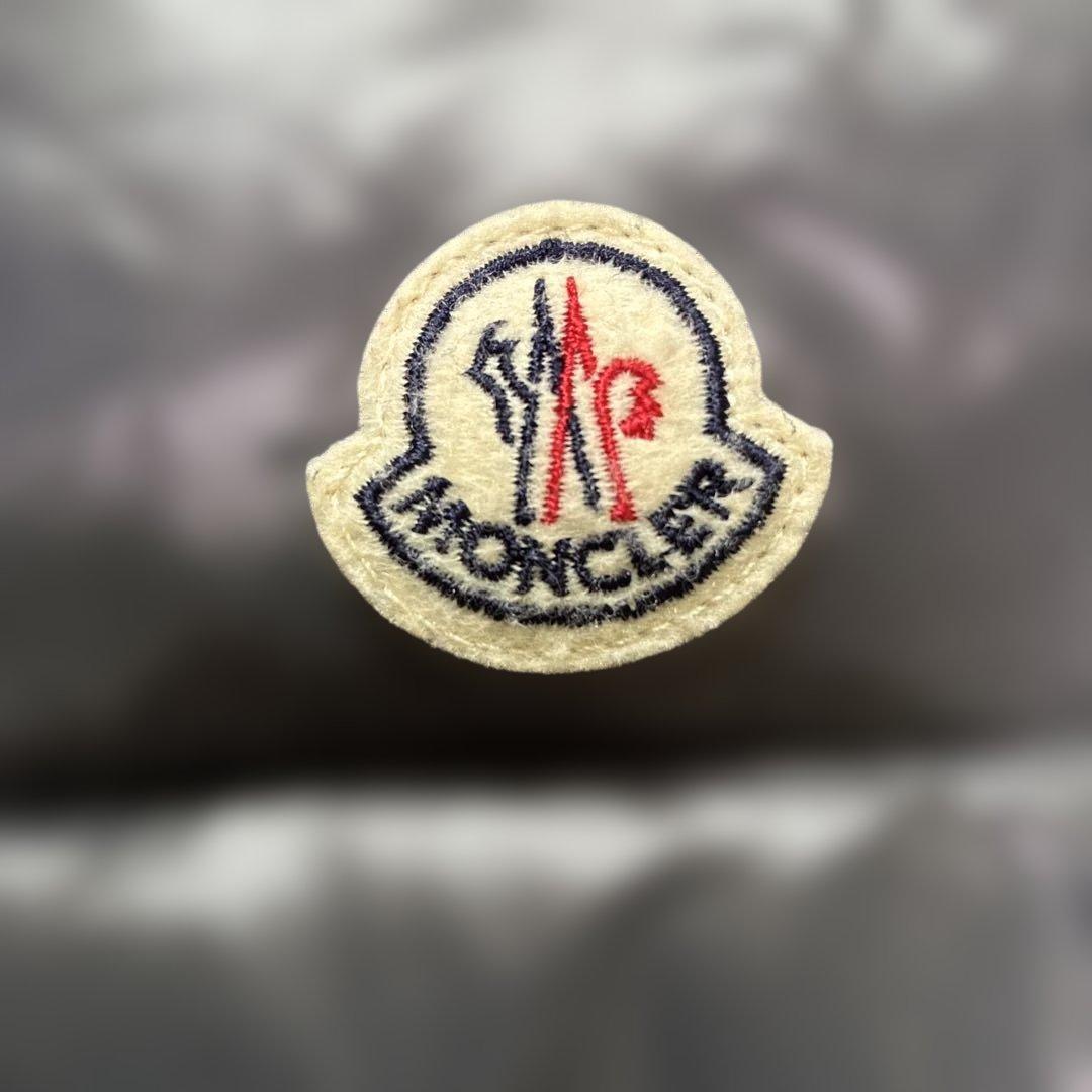 MONCLER グレー ダウンベスト
