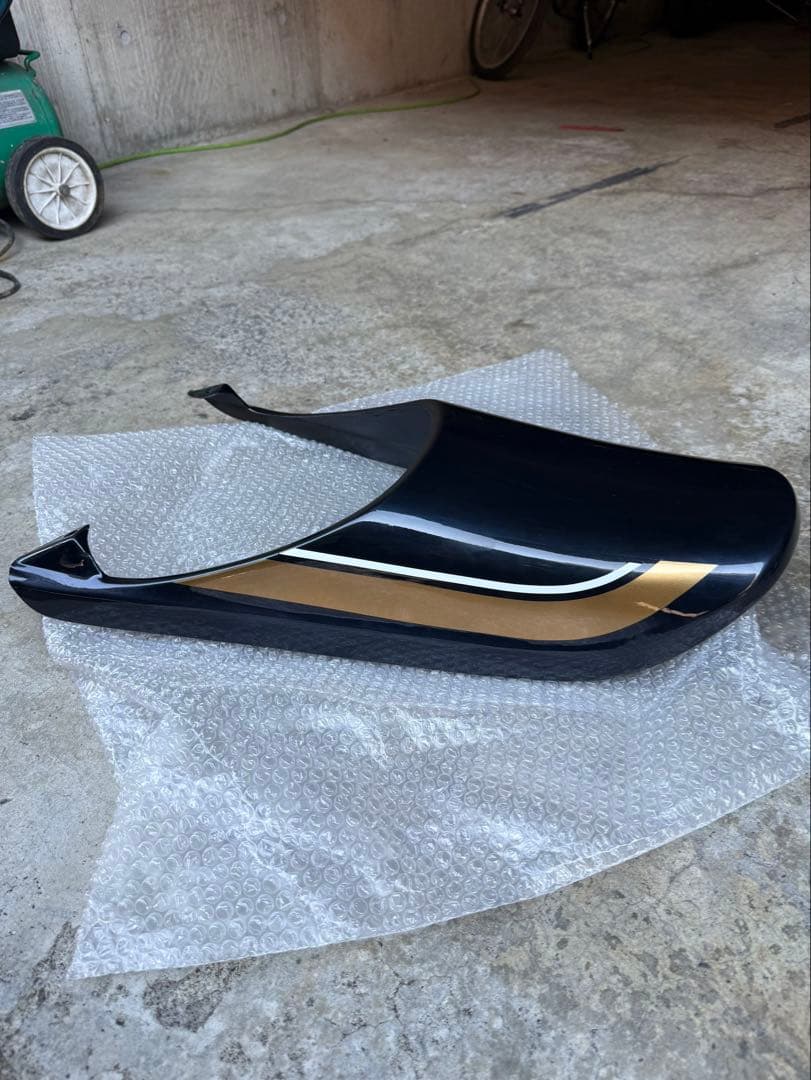 ゼファー1100用Z1仕様テールカウル