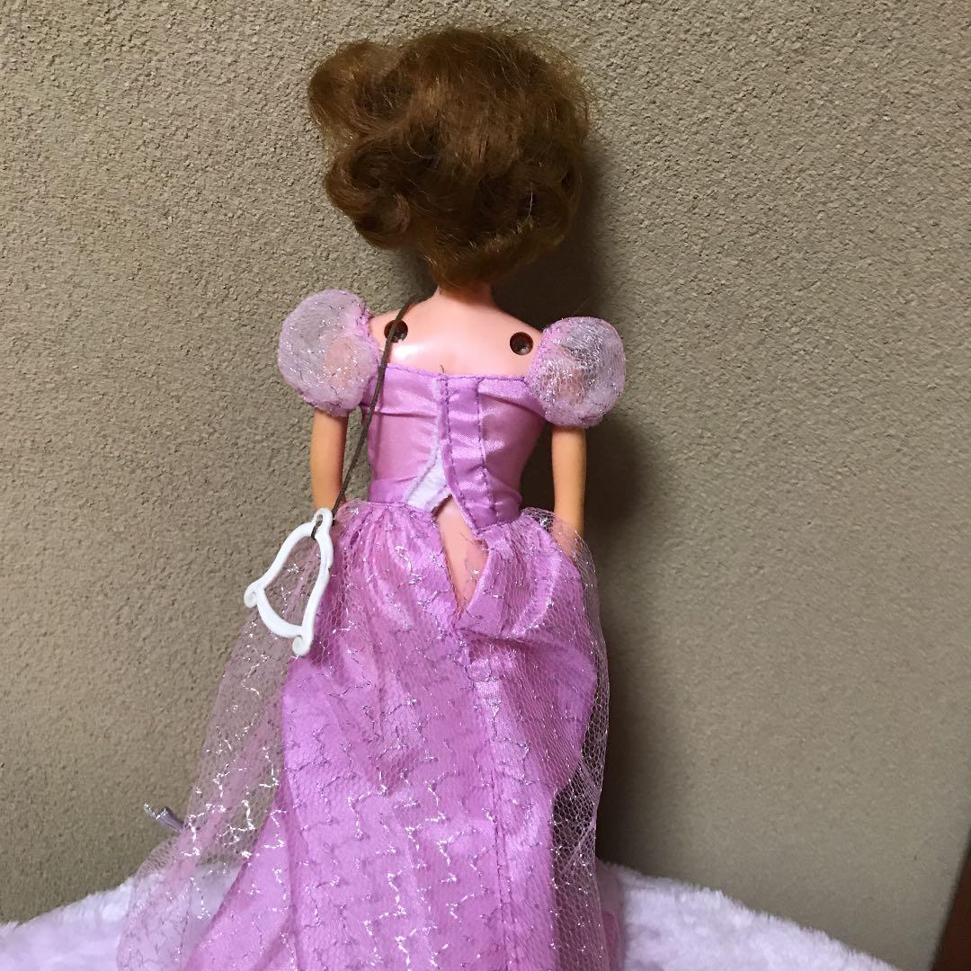 リカちゃん人形の先生。喋ります。