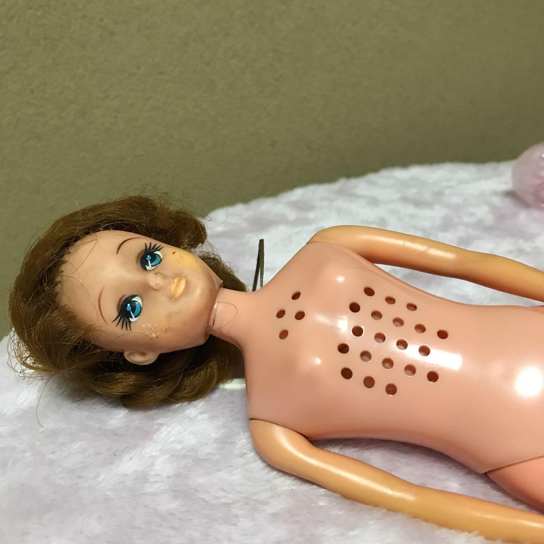 リカちゃん人形の先生。喋ります。