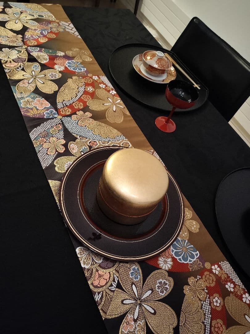 A955★逸品‼️豪華刺繍‼️ひな祭り‼️テーブルランナー2m11cm