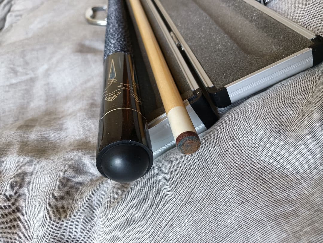 ビリヤード　美品 キュー　ケース付き